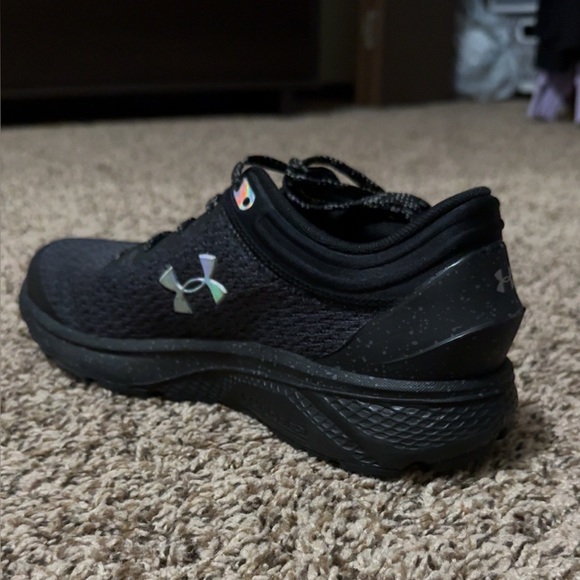 Womens Under Armour Shoes. Size 8 - Picture 3 of 3
